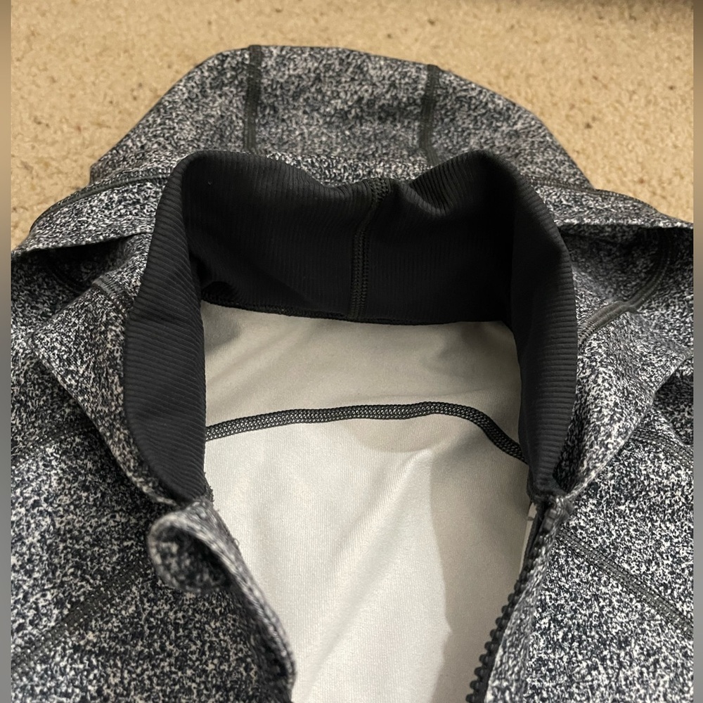 Lululemon Jacket - Picture 5 of 10